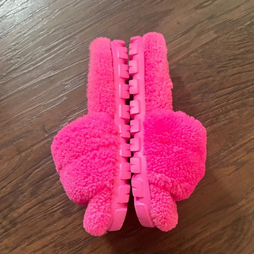 UGG Hot Pink Fluff Slide Slippers, Like New, Sz 8 - Picture 8 of 11